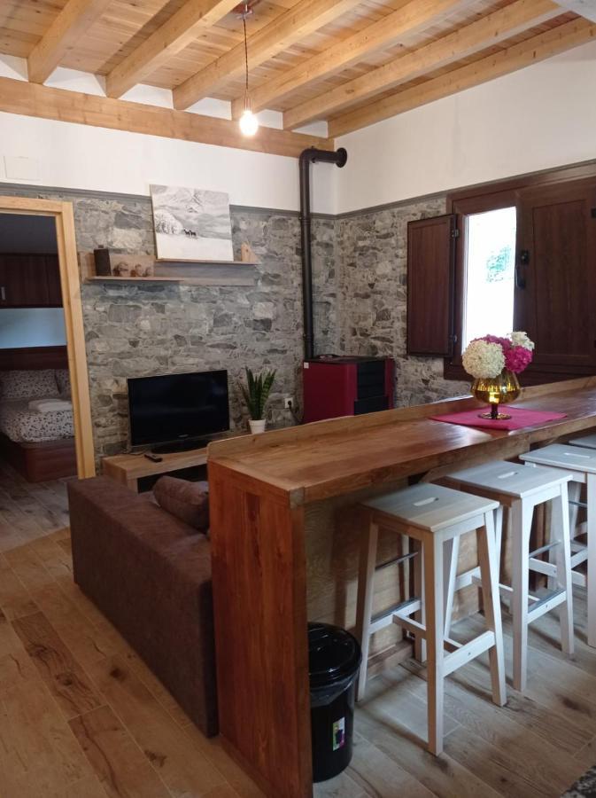 Casa Rural Gueilones, Parque Natural De Ponga Sobrefoz Eksteriør bilde